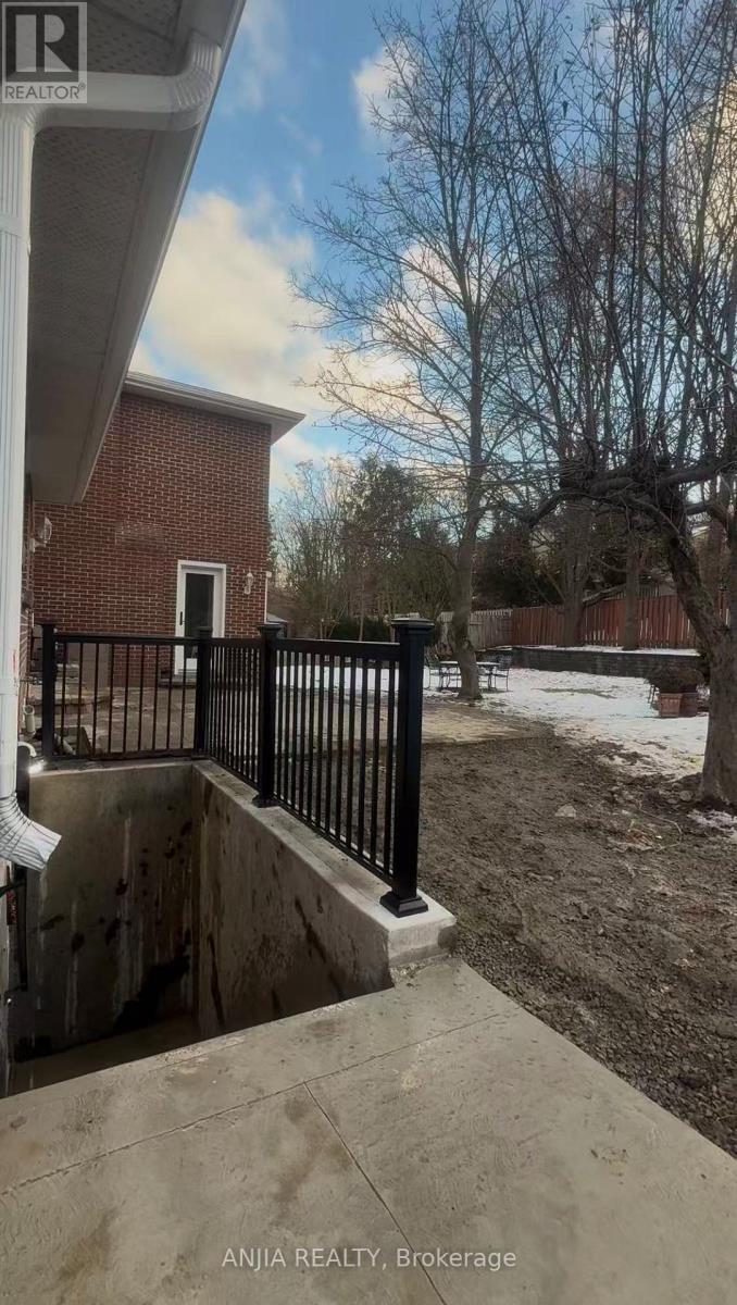 2482 ROBIN DRIVE, Mississauga, Ontario