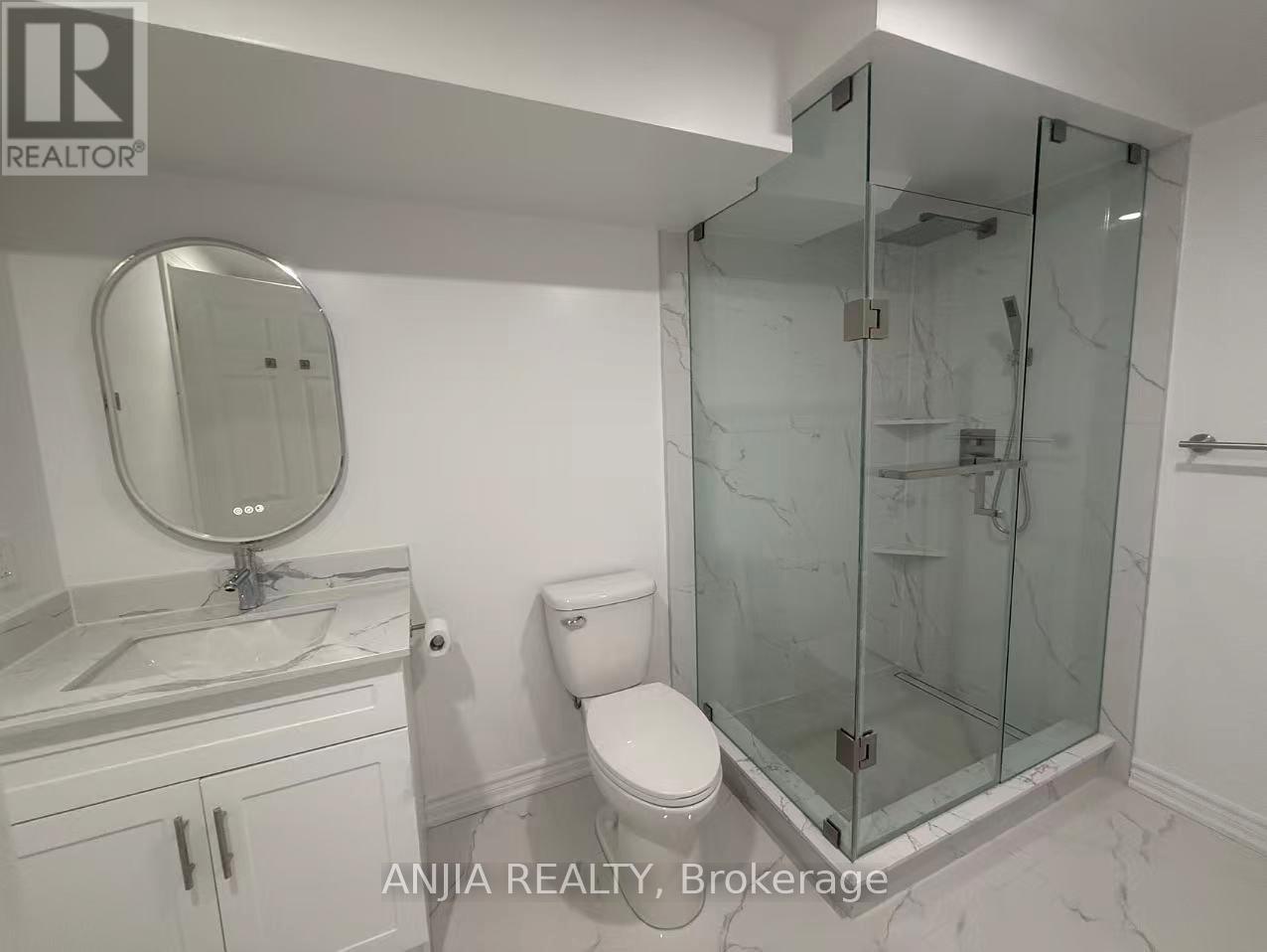 2482 Robin Drive, Mississauga, Ontario  L5K 2G3 - Photo 7 - W12727636