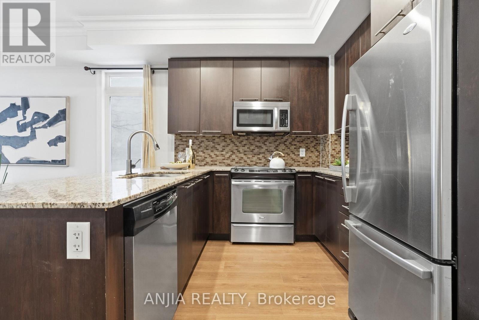 Th30 - 9 Oakburn Crescent, Toronto, Ontario  M2N 2T5 - Photo 11 - C12727654