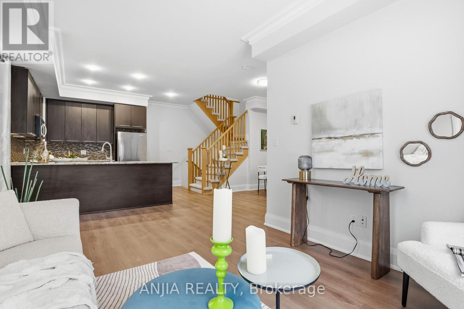 Th30 - 9 Oakburn Crescent, Toronto, Ontario  M2N 2T5 - Photo 5 - C12727654