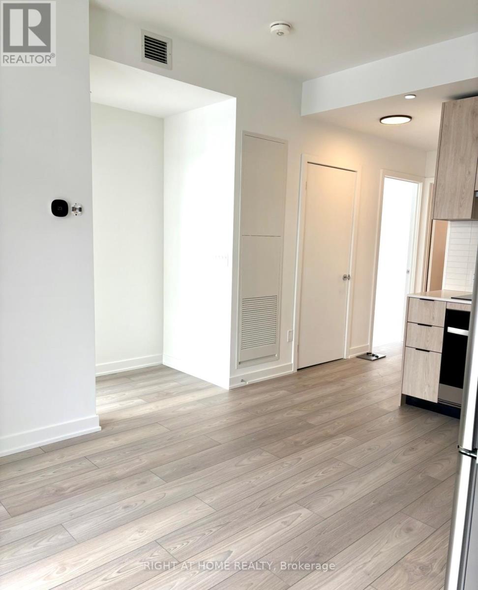 1007 Queensway, Toronto, Ontario  M8Z 0H4 - Photo 2 - W12727656