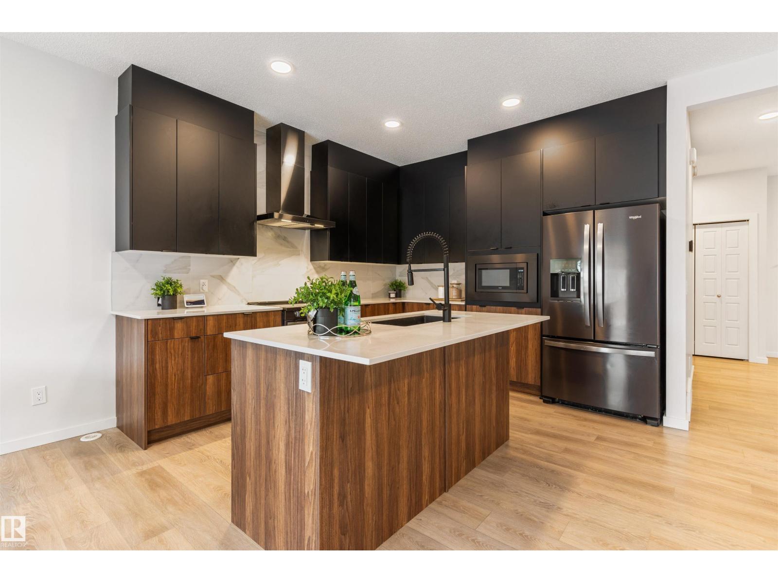 15832 22 Av Sw, Edmonton, Alberta  T6W 4L1 - Photo 11 - E4471019