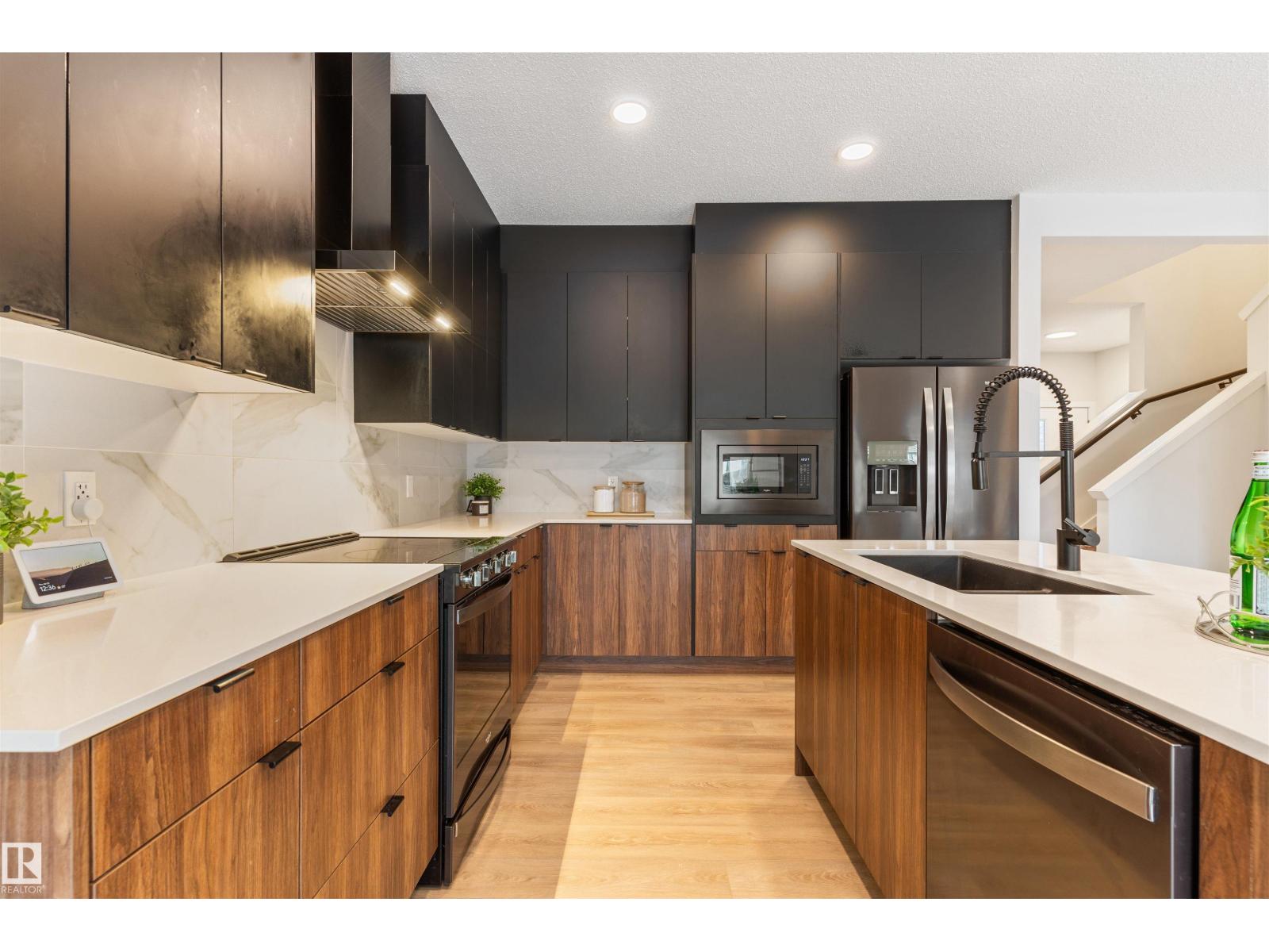 15832 22 Av Sw, Edmonton, Alberta  T6W 4L1 - Photo 12 - E4471019