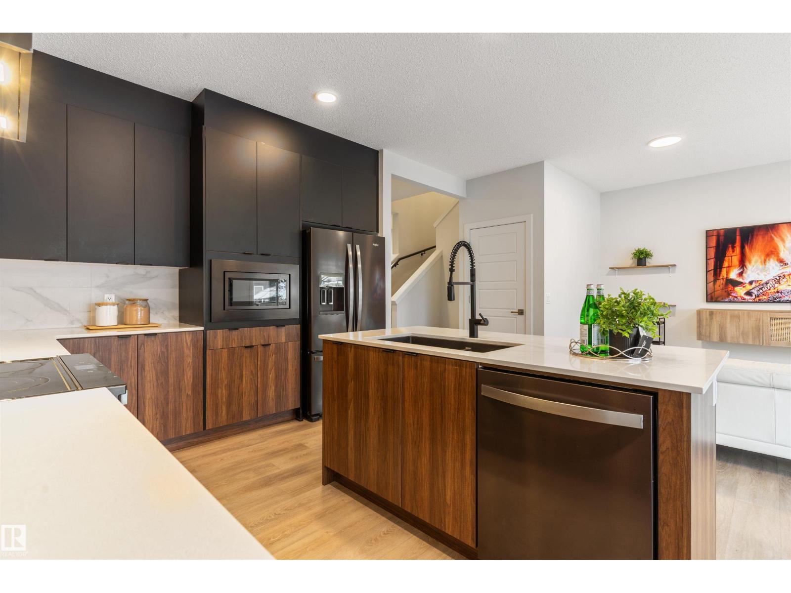 15832 22 Av Sw, Edmonton, Alberta  T6W 4L1 - Photo 14 - E4471019