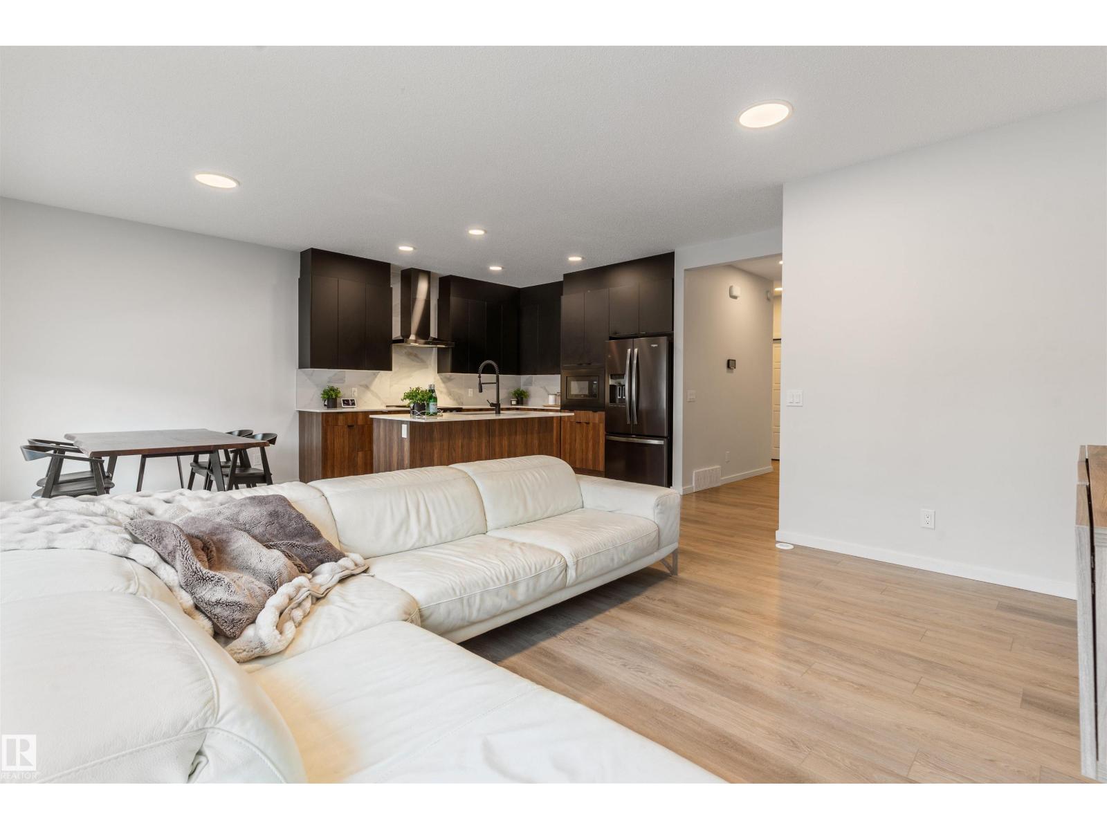 15832 22 Av Sw, Edmonton, Alberta  T6W 4L1 - Photo 18 - E4471019