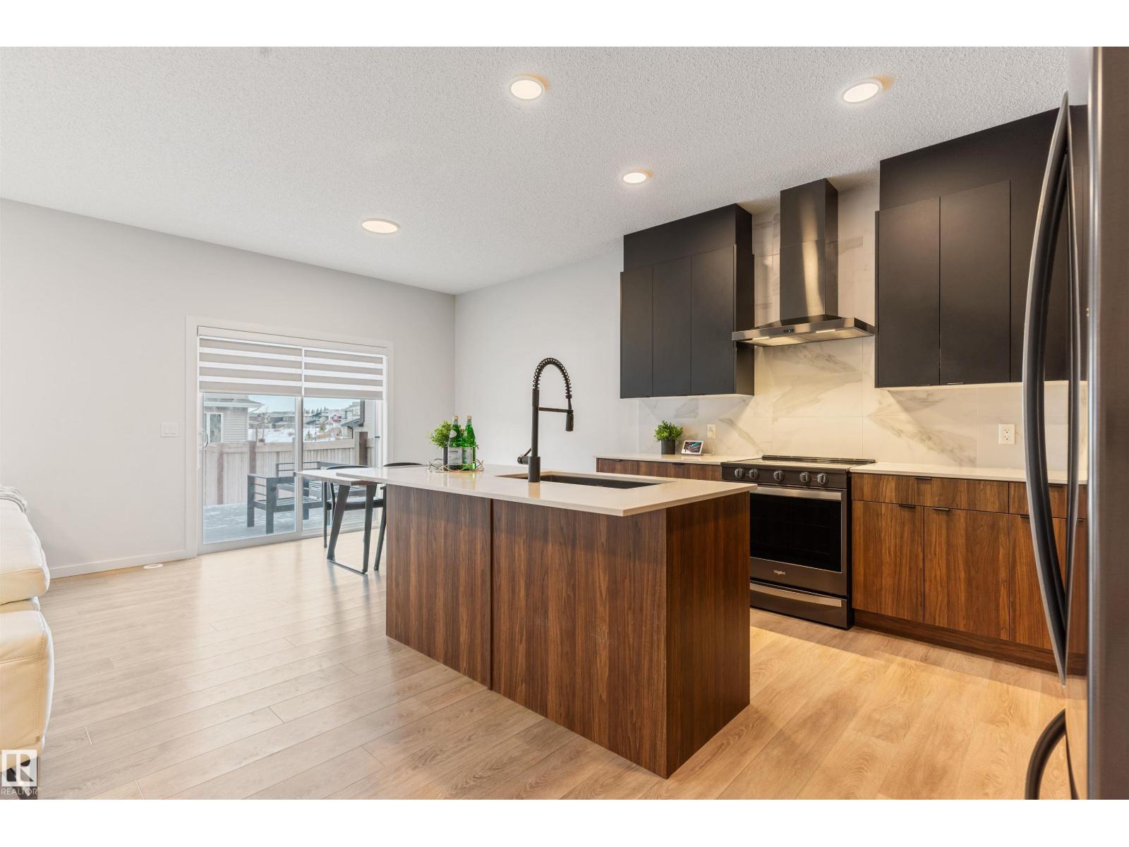 15832 22 Av Sw, Edmonton, Alberta  T6W 4L1 - Photo 8 - E4471019