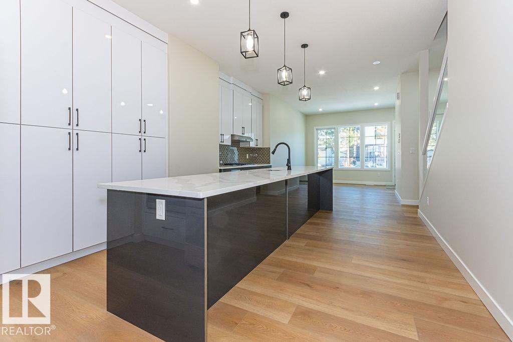 9814 155 St Nw, Edmonton, Alberta T5P 2K9 - Photo 9 - E4471021