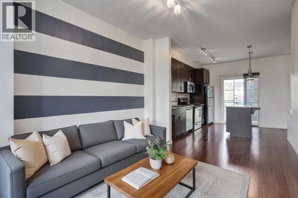 215 Copperpond Common Se, Calgary, Alberta  T2Z 1G5 - Photo 10 - A2273733