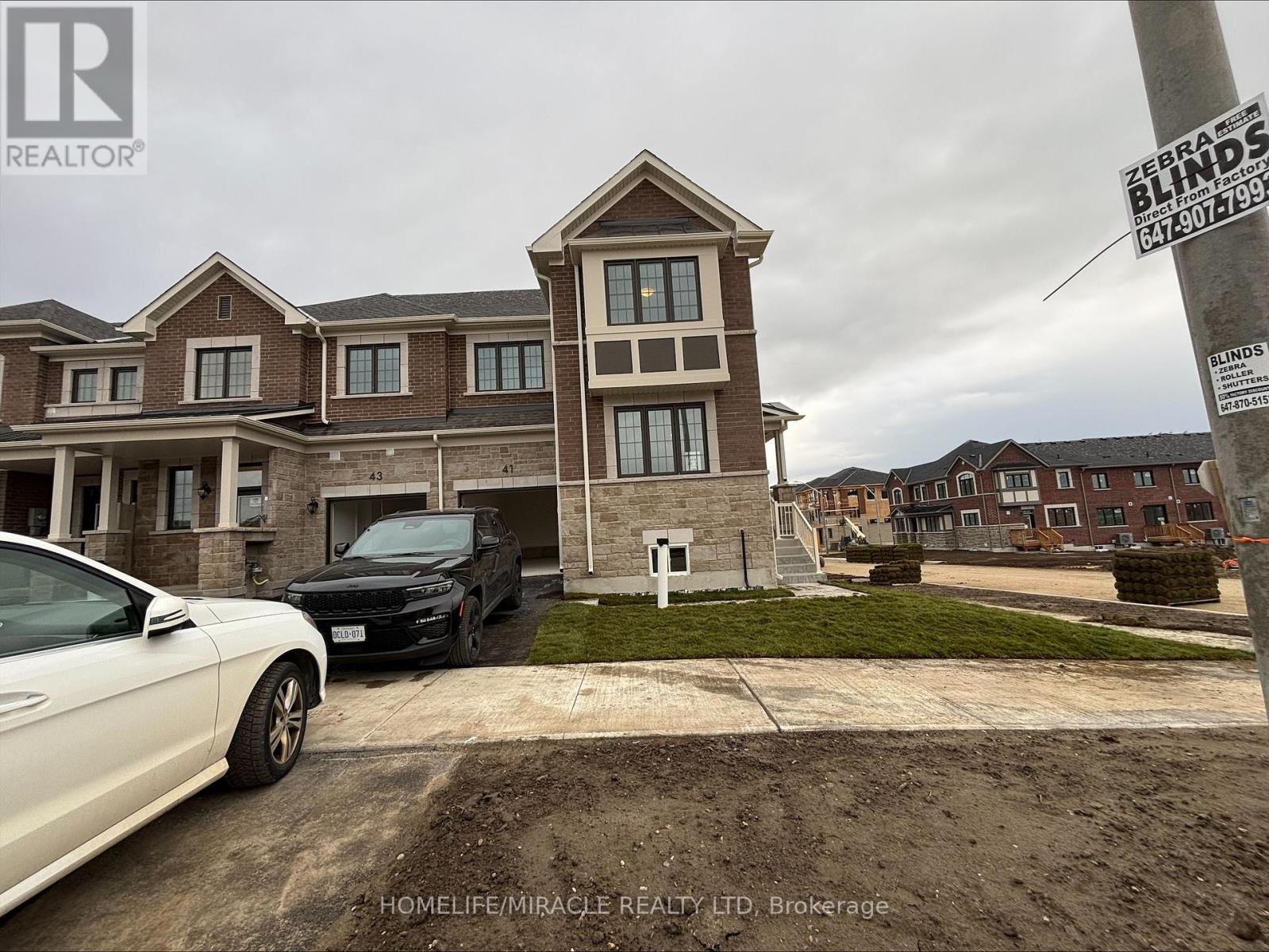 41 Lower Street, Barrie, Ontario  L9J 1B3 - Photo 2 - S12726908