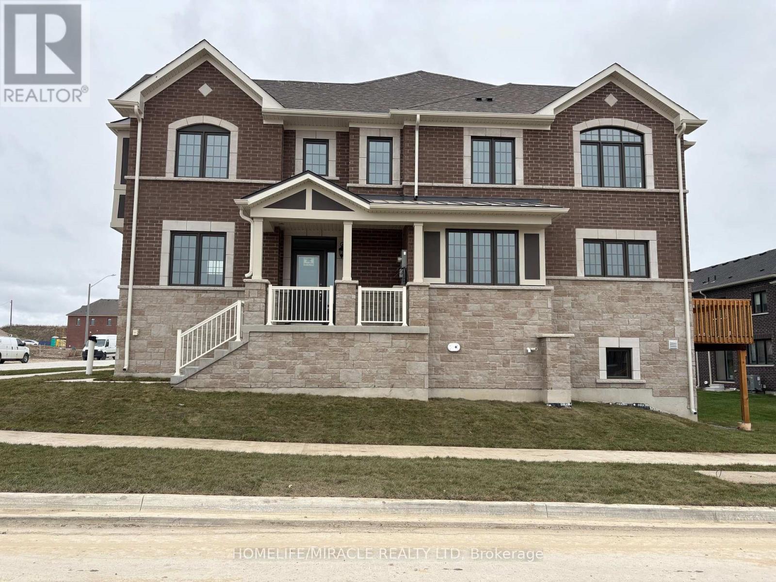 41 Lower Street, Barrie, Ontario  L9J 1B3 - Photo 3 - S12726908