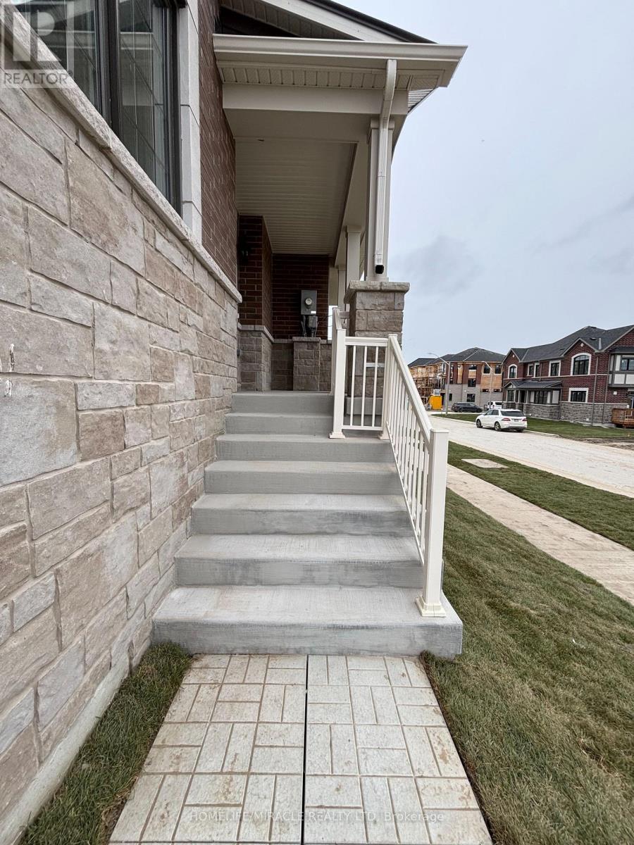 41 Lower Street, Barrie, Ontario  L9J 1B3 - Photo 4 - S12726908