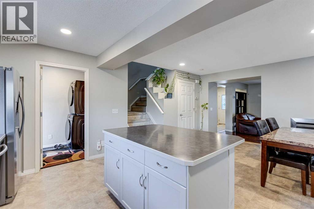 36 Bridlecrest Street Sw, Calgary, Alberta  T2Y 4Y5 - Photo 5 - A2280306