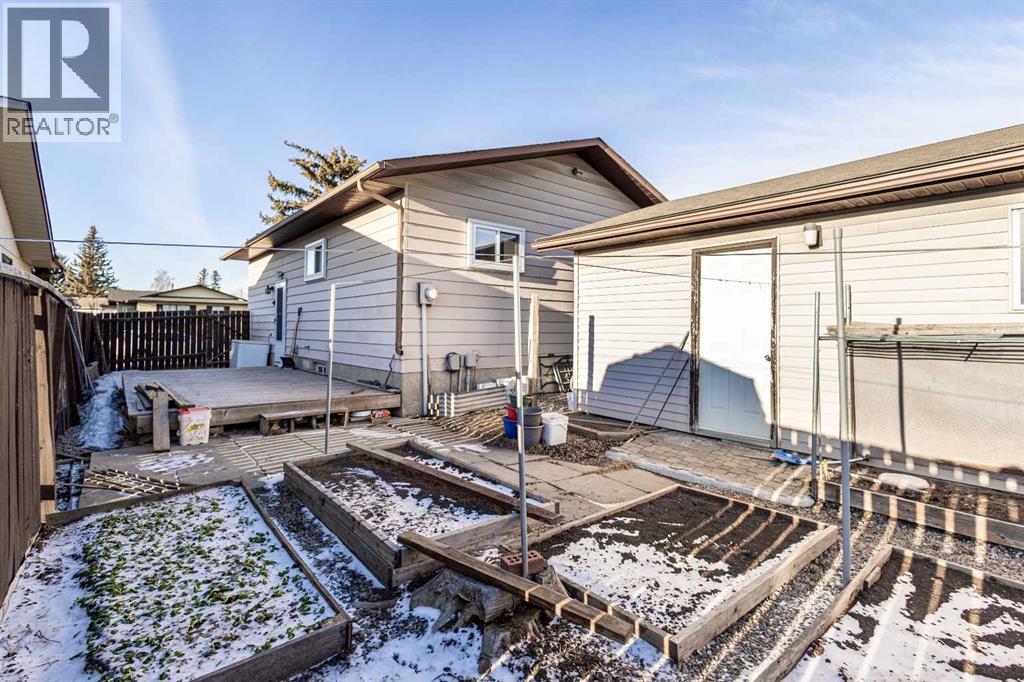 24 Bedford Road Ne, Calgary, Alberta  T3K 2K8 - Photo 2 - A2281486