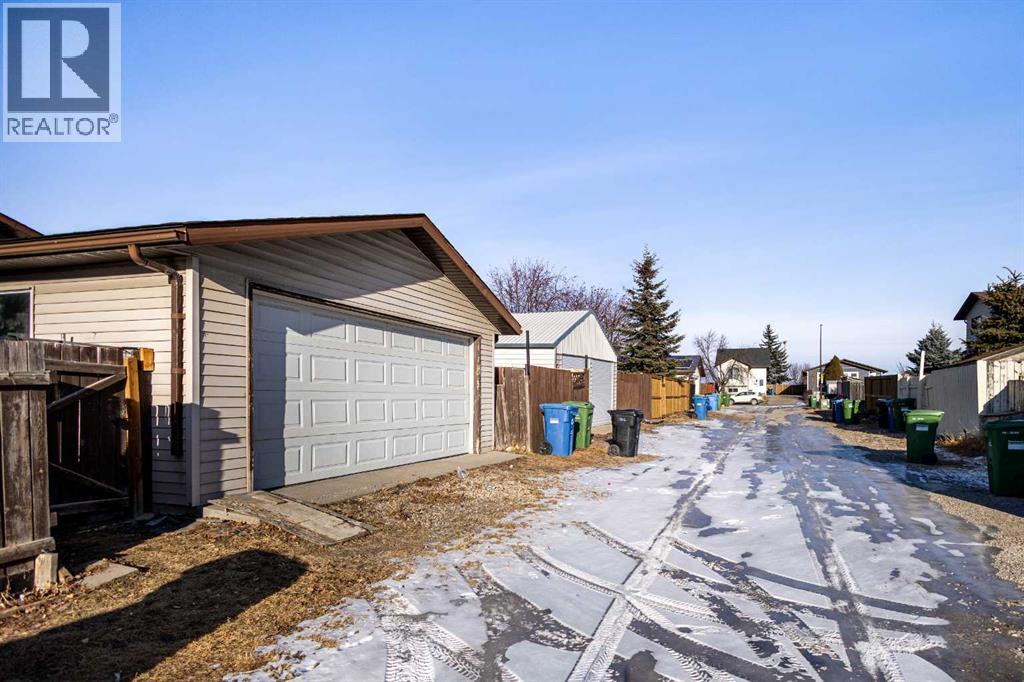 24 Bedford Road Ne, Calgary, Alberta  T3K 2K8 - Photo 3 - A2281486