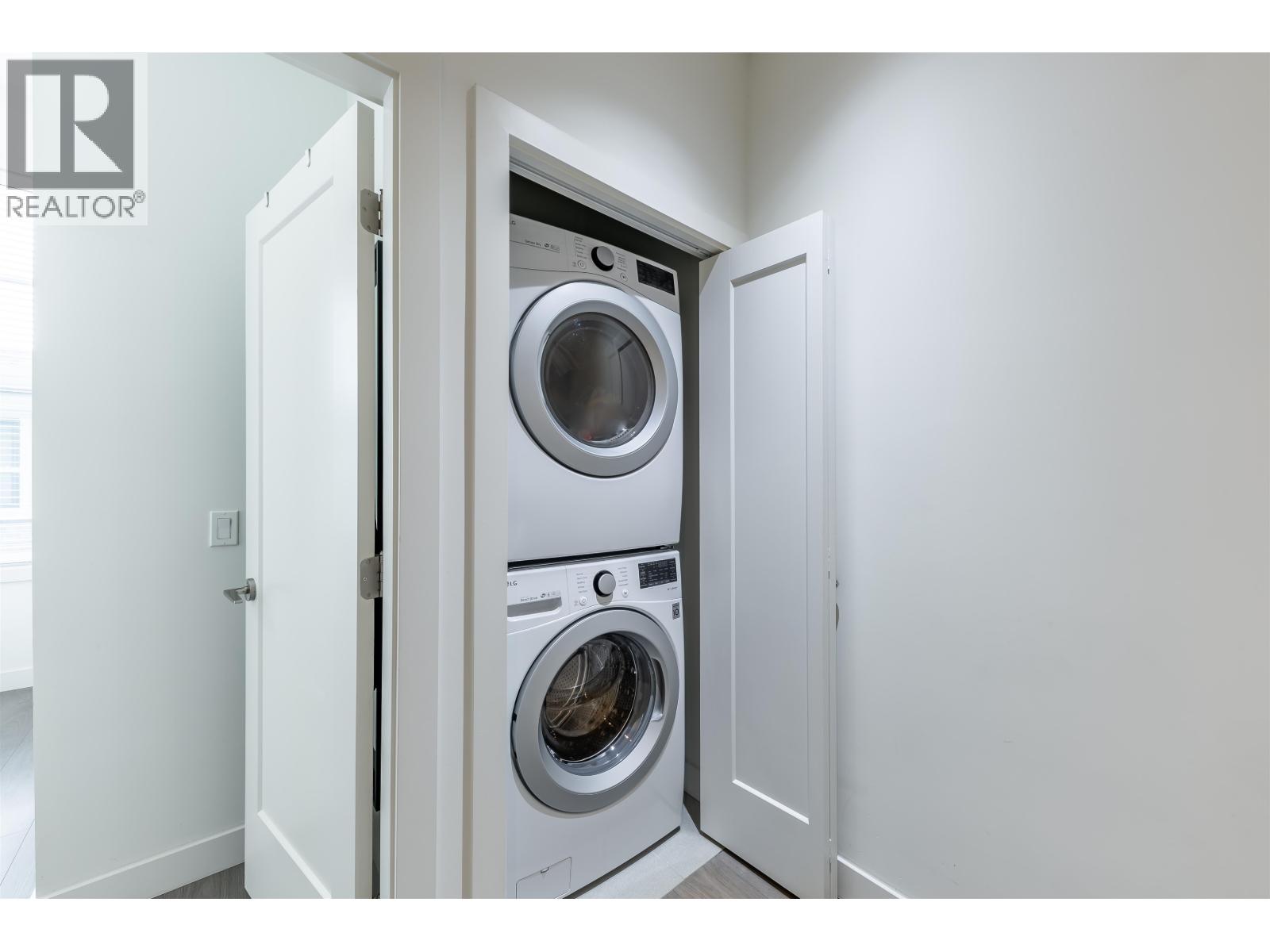 Listing Picture 14 of 22 : 21 7168 LYNNWOOD DRIVE, Richmond / 烈治文 - 魯藝地產 Yvonne Lu Group - MLS Medallion Club Member