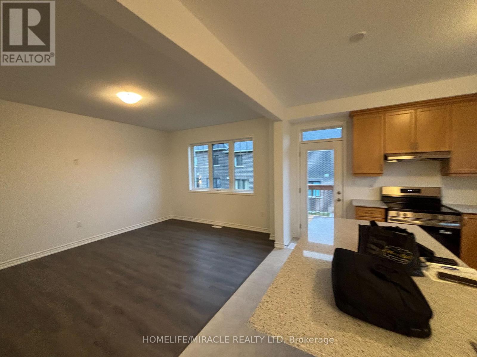 41 Lower Street, Barrie, Ontario  L9J 1B3 - Photo 13 - S12726908