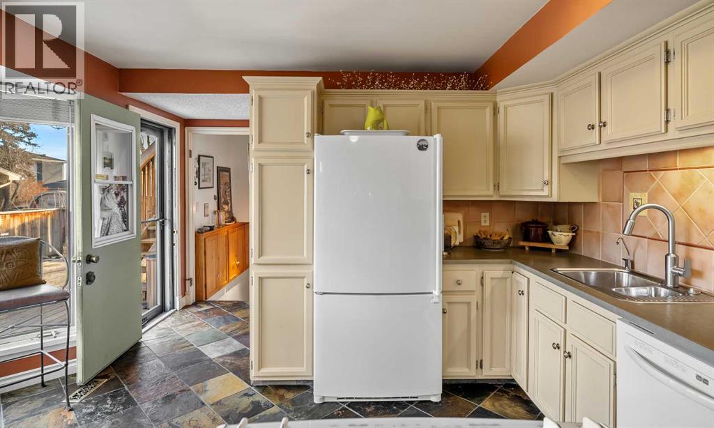 3212 1 Street Nw, Calgary, Alberta  T2M 4R5 - Photo 12 - A2280089