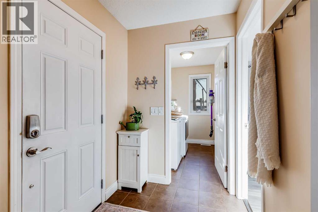 1205 Meadowbrook Drive Se, Airdrie, Alberta  T2A 1W6 - Photo 12 - A2281437