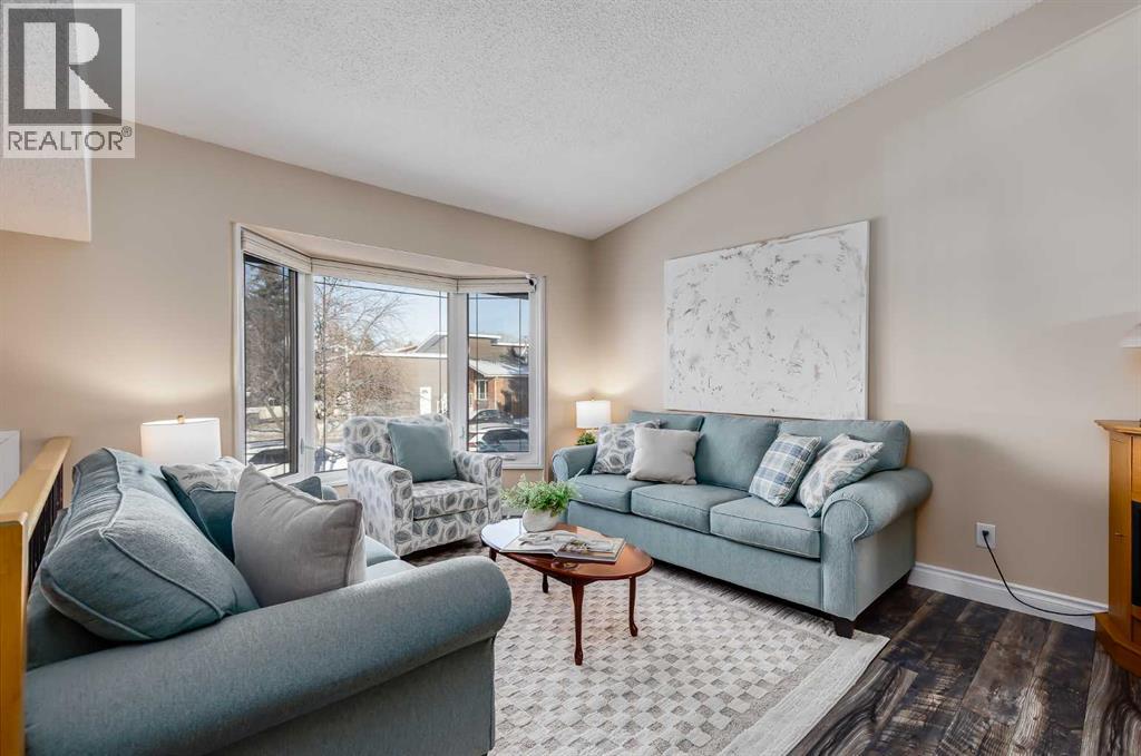 1205 Meadowbrook Drive Se, Airdrie, Alberta  T2A 1W6 - Photo 4 - A2281437