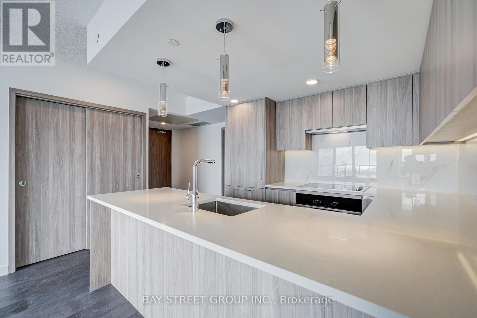 5710 - 3 Concord Cityplace Way, Toronto, Ontario  M5V 0X4 - Photo 11 - C12727692