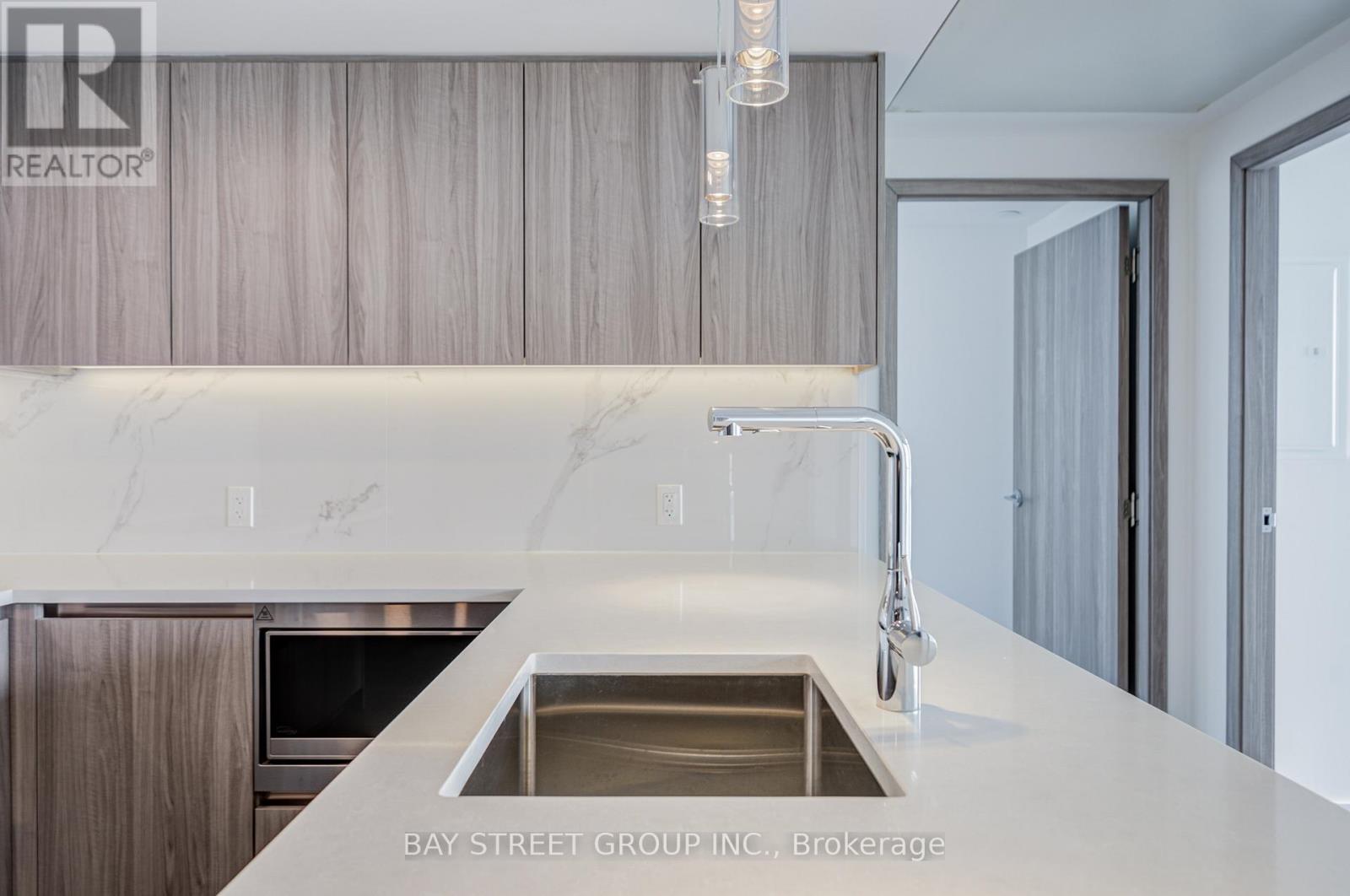 5710 - 3 Concord Cityplace Way, Toronto, Ontario  M5V 0X4 - Photo 12 - C12727692