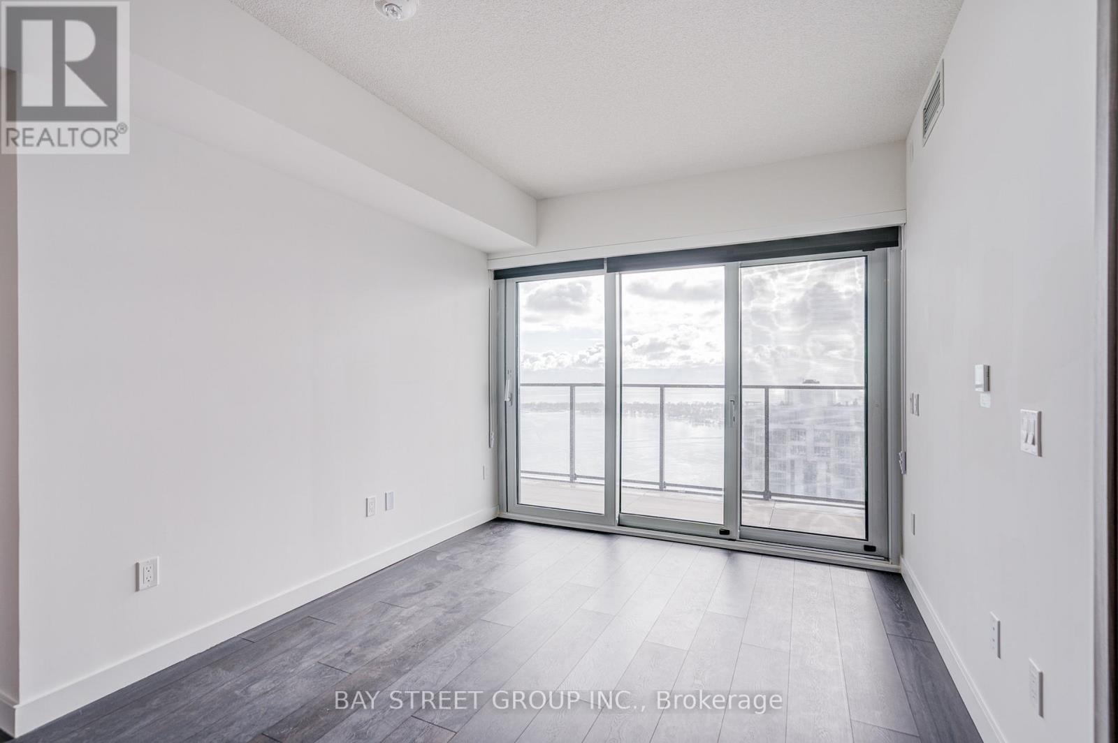 5710 - 3 Concord Cityplace Way, Toronto, Ontario  M5V 0X4 - Photo 17 - C12727692