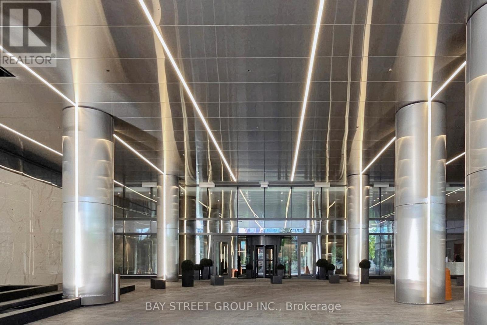 5710 - 3 Concord Cityplace Way, Toronto, Ontario  M5V 0X4 - Photo 2 - C12727692