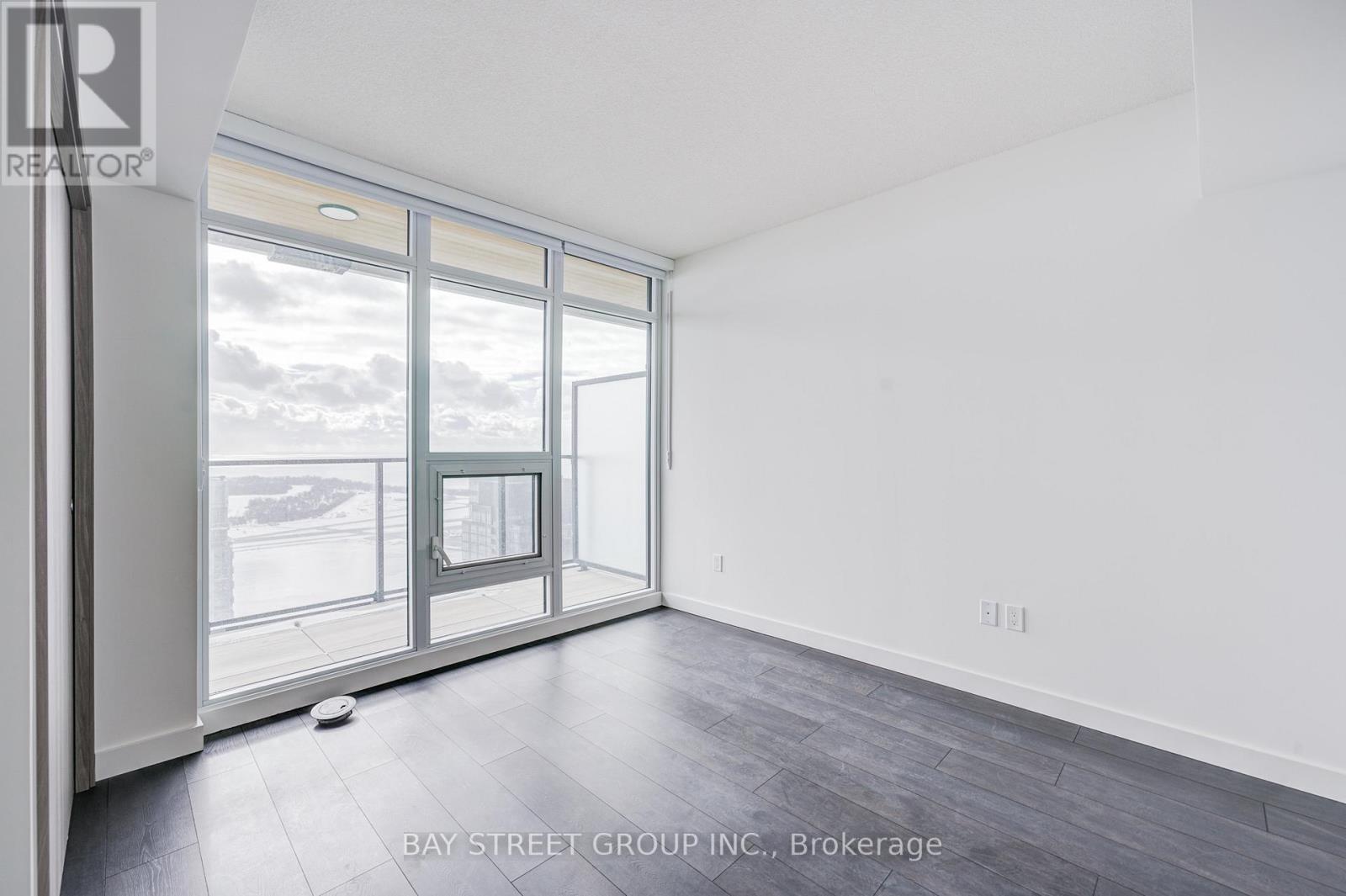 5710 - 3 Concord Cityplace Way, Toronto, Ontario  M5V 0X4 - Photo 21 - C12727692