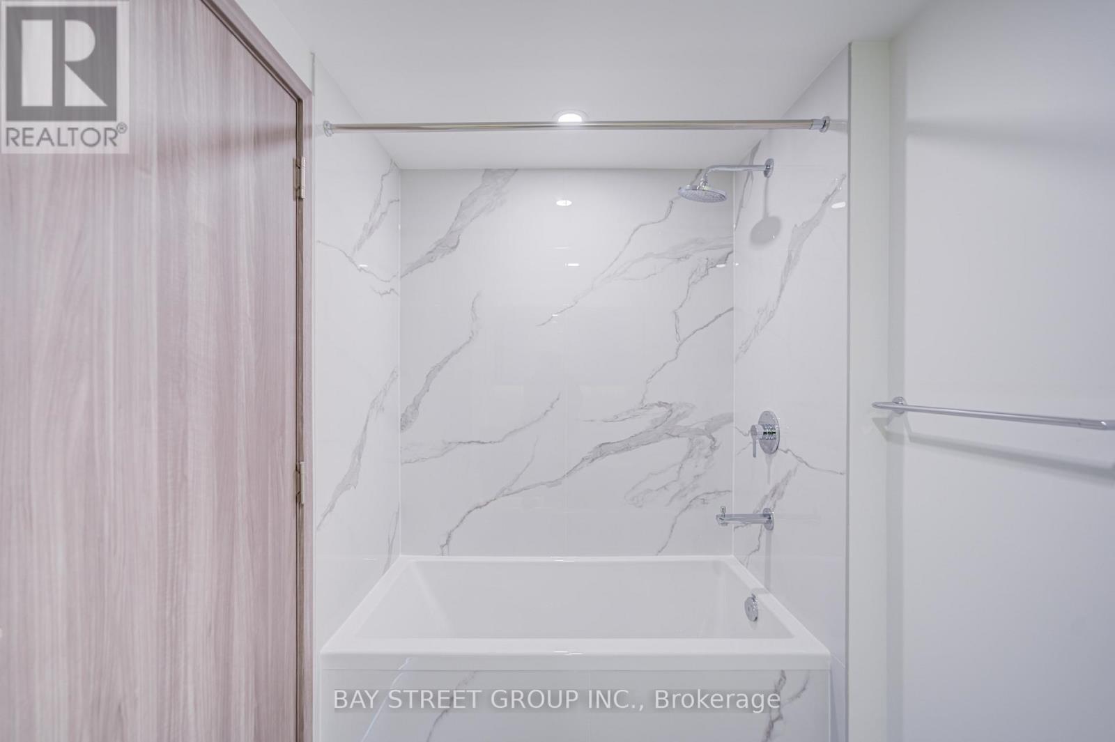 5710 - 3 Concord Cityplace Way, Toronto, Ontario  M5V 0X4 - Photo 27 - C12727692