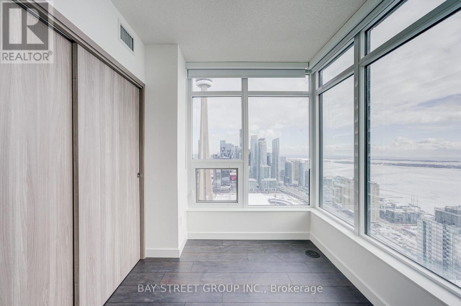 5710 - 3 Concord Cityplace Way, Toronto, Ontario  M5V 0X4 - Photo 29 - C12727692