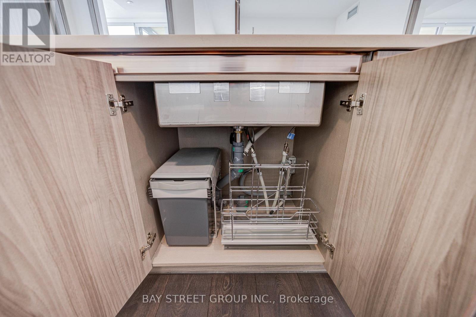 5710 - 3 Concord Cityplace Way, Toronto, Ontario  M5V 0X4 - Photo 35 - C12727692