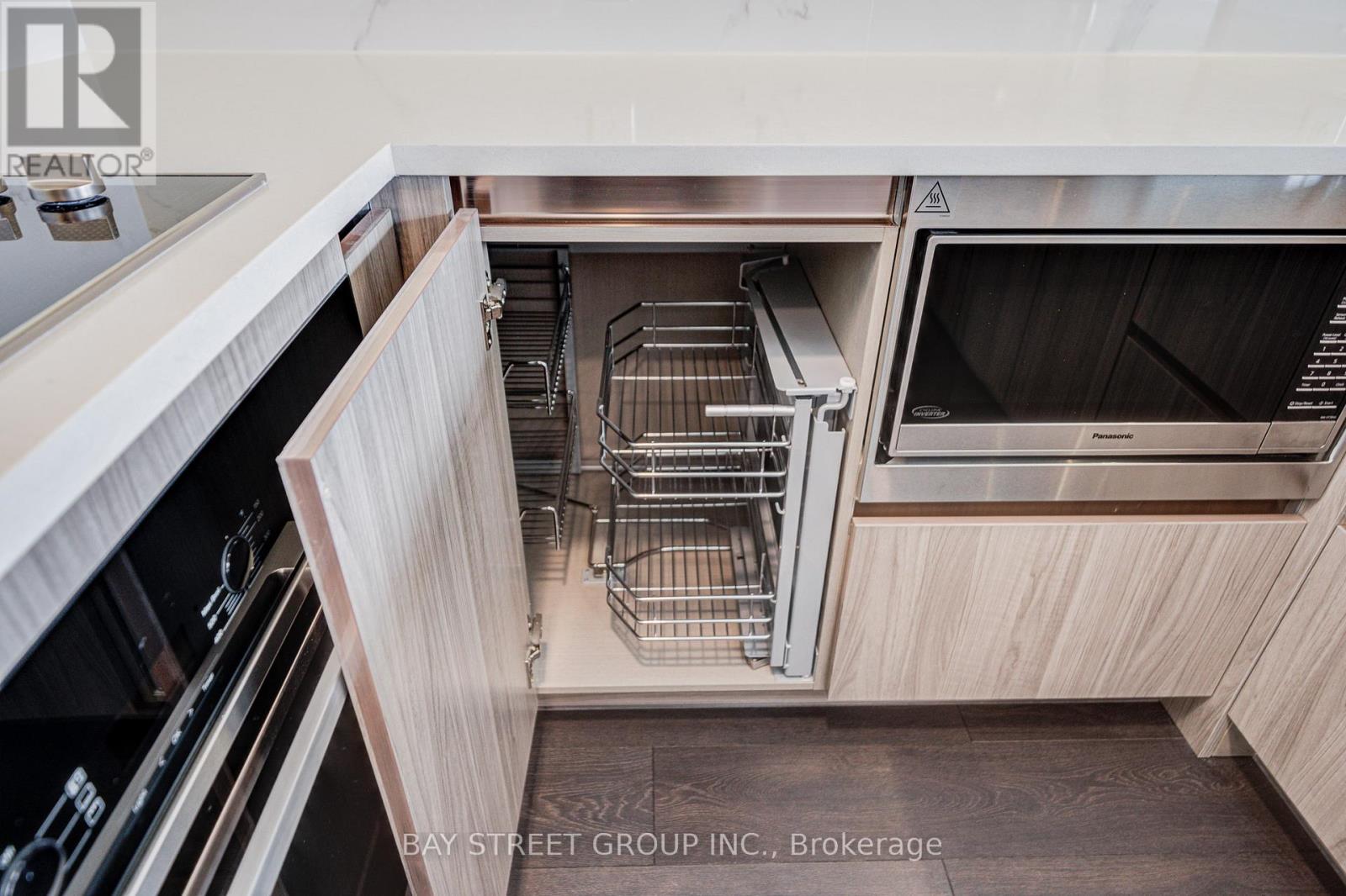 5710 - 3 Concord Cityplace Way, Toronto, Ontario  M5V 0X4 - Photo 36 - C12727692