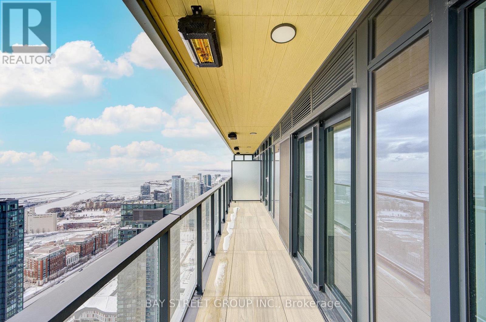 5710 - 3 Concord Cityplace Way, Toronto, Ontario  M5V 0X4 - Photo 38 - C12727692