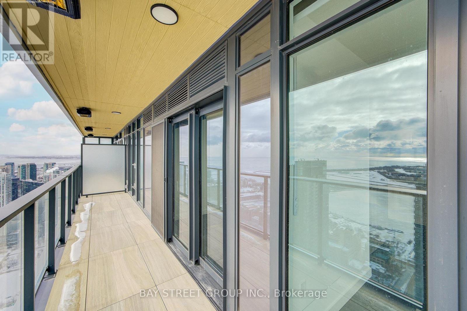 5710 - 3 Concord Cityplace Way, Toronto, Ontario  M5V 0X4 - Photo 39 - C12727692