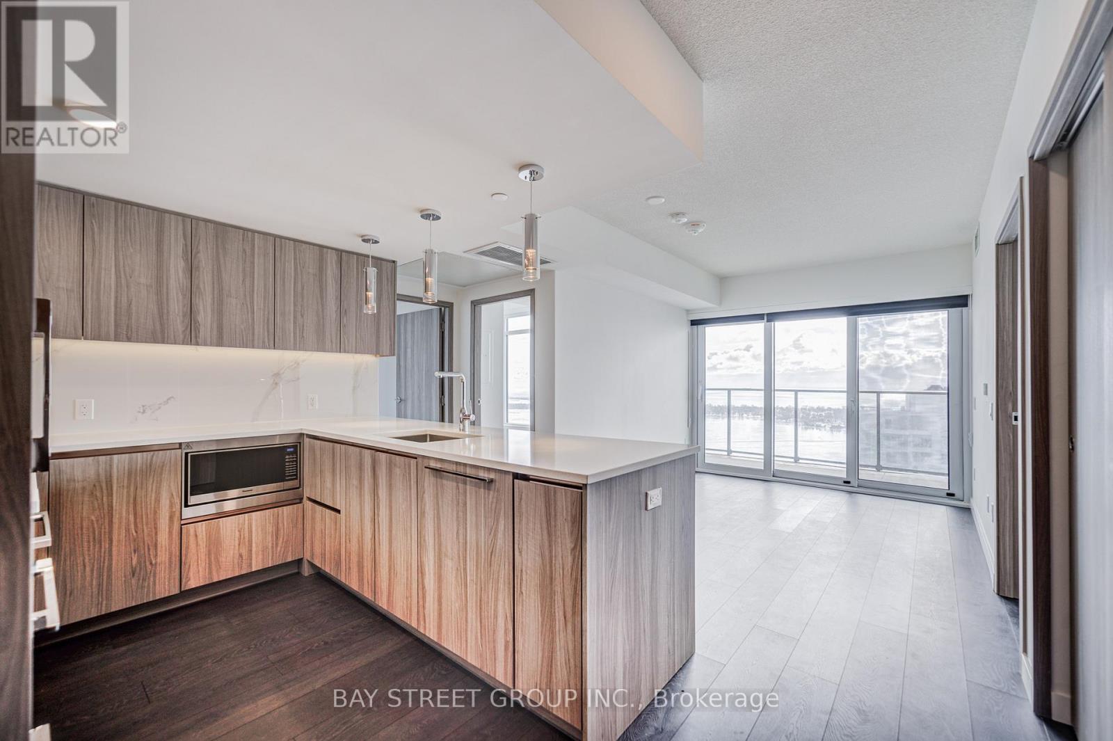 5710 - 3 Concord Cityplace Way, Toronto, Ontario  M5V 0X4 - Photo 6 - C12727692