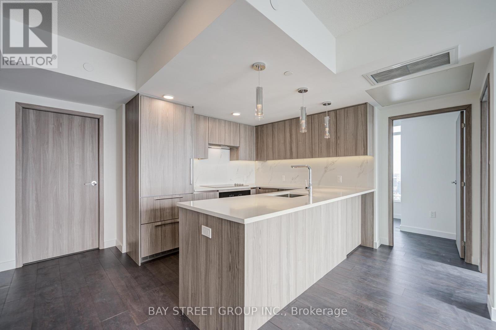 5710 - 3 Concord Cityplace Way, Toronto, Ontario  M5V 0X4 - Photo 8 - C12727692