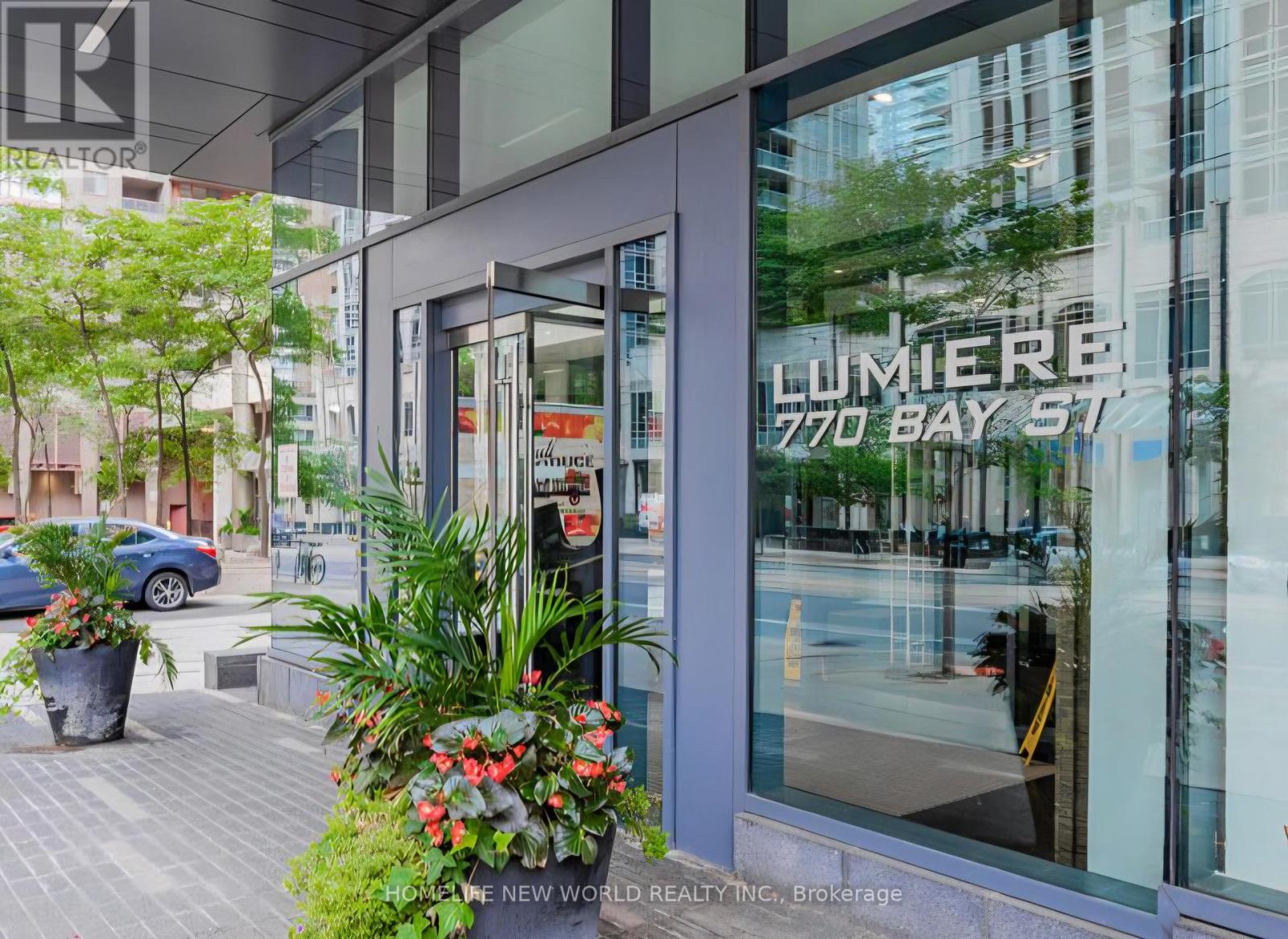 2208 - 770 Bay Street, Toronto, Ontario  M5G 0A6 - Photo 2 - C12727696