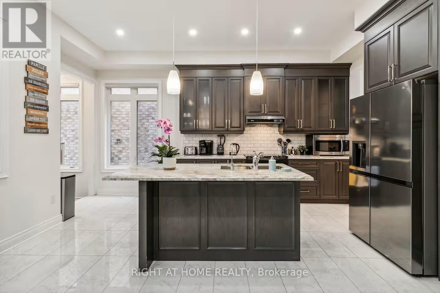 244 Paradelle Drive, Richmond Hill, Ontario  L4E 0E4 - Photo 18 - N12727686