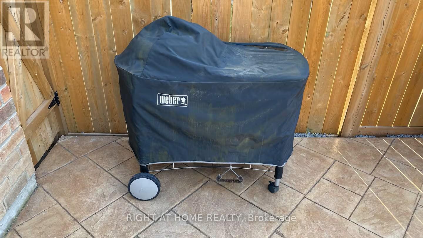 244 Paradelle Drive, Richmond Hill, Ontario  L4E 0E4 - Photo 6 - N12727686