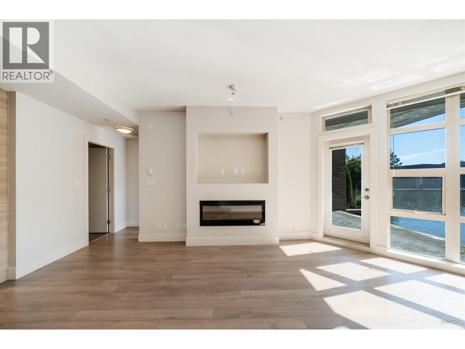 111 3606 Aldercrest Drive, North Vancouver, British Columbia  V7G 0A3 - Photo 10 - R3082863