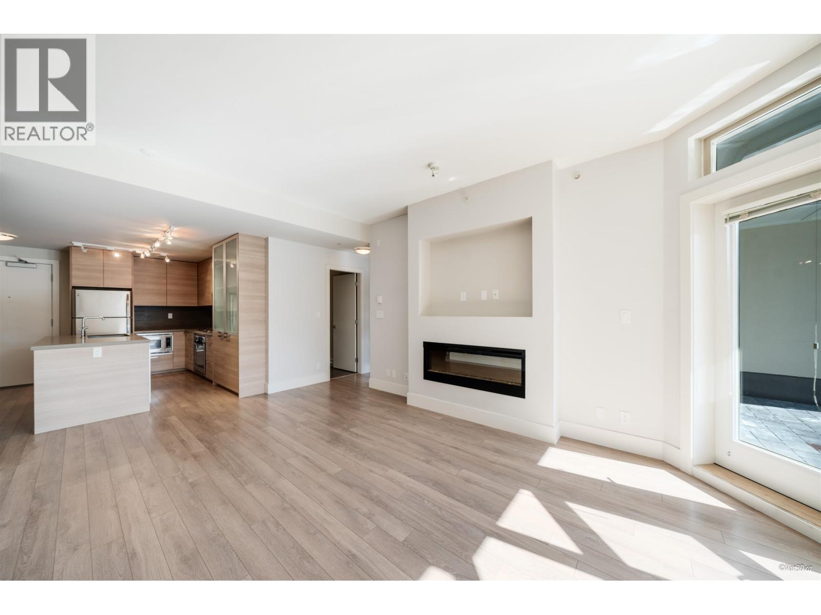 111 3606 Aldercrest Drive, North Vancouver, British Columbia  V7G 0A3 - Photo 11 - R3082863