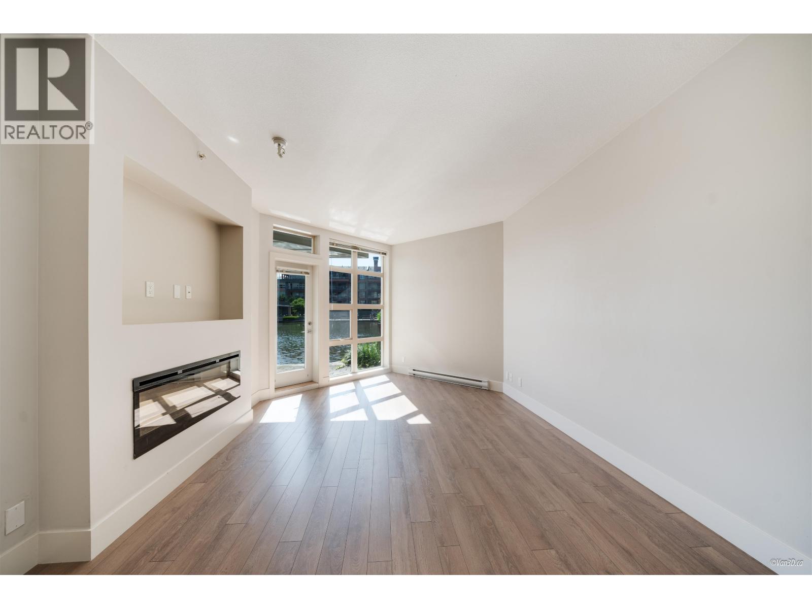 111 3606 Aldercrest Drive, North Vancouver, British Columbia  V7G 0A3 - Photo 8 - R3082863