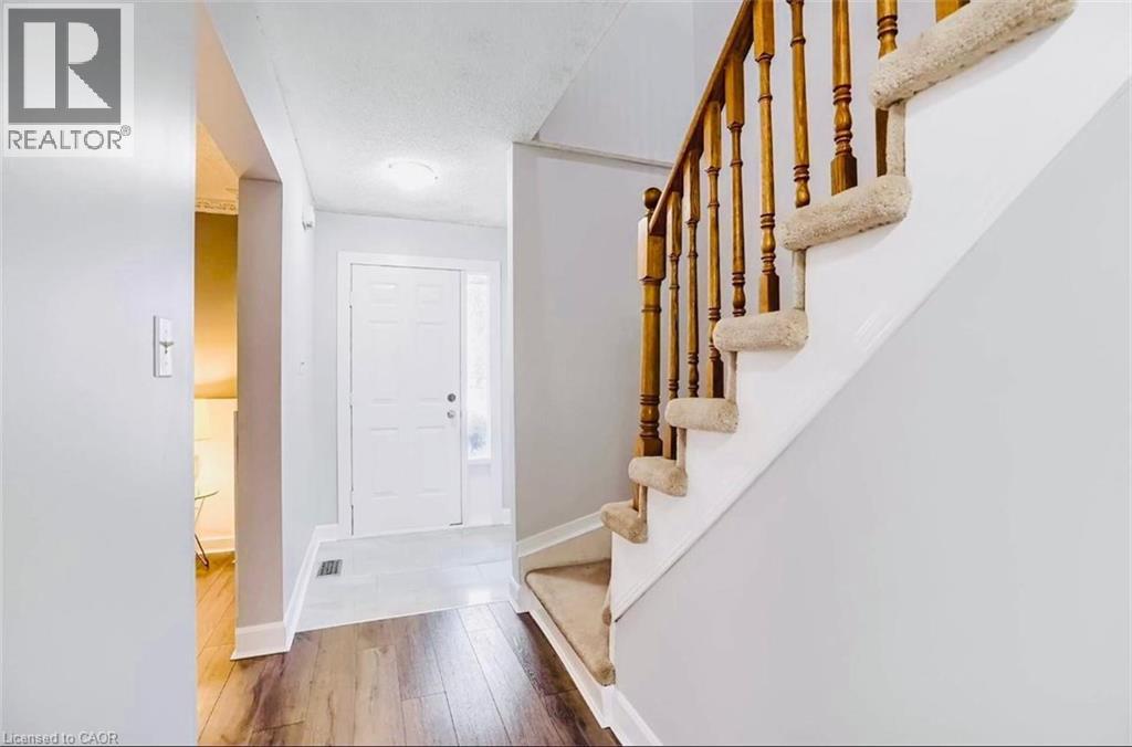 34 Keys Drive Unit# Upper, Ajax, Ontario  L1T 3P7 - Photo 3 - 40800717