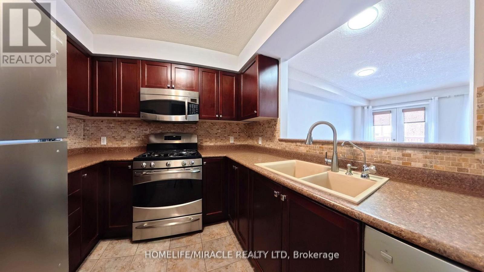 919 Zeller Crescent, Kitchener, Ontario  N2A 0C7 - Photo 7 - X12727718