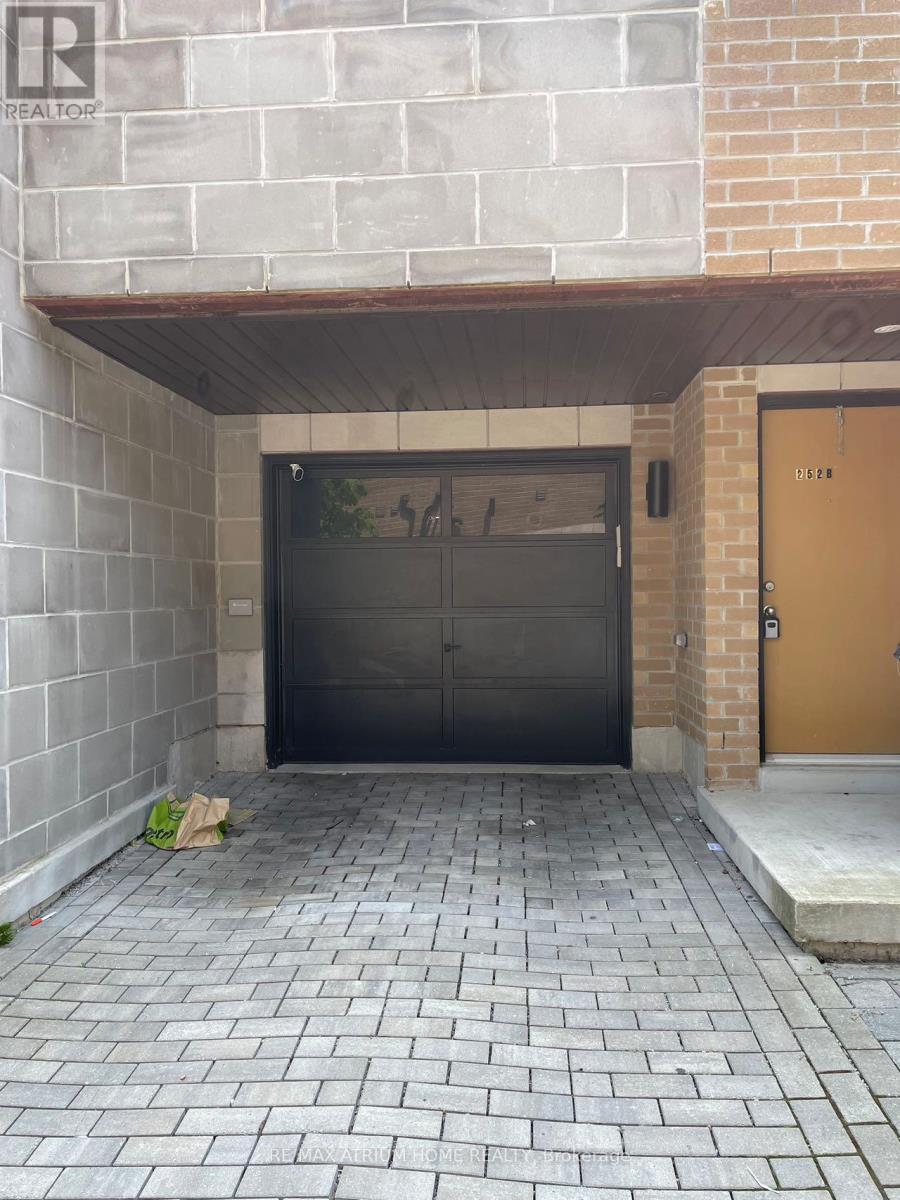 252b Finch Avenue E, Toronto, Ontario  M2N 0K3 - Photo 15 - C12727732