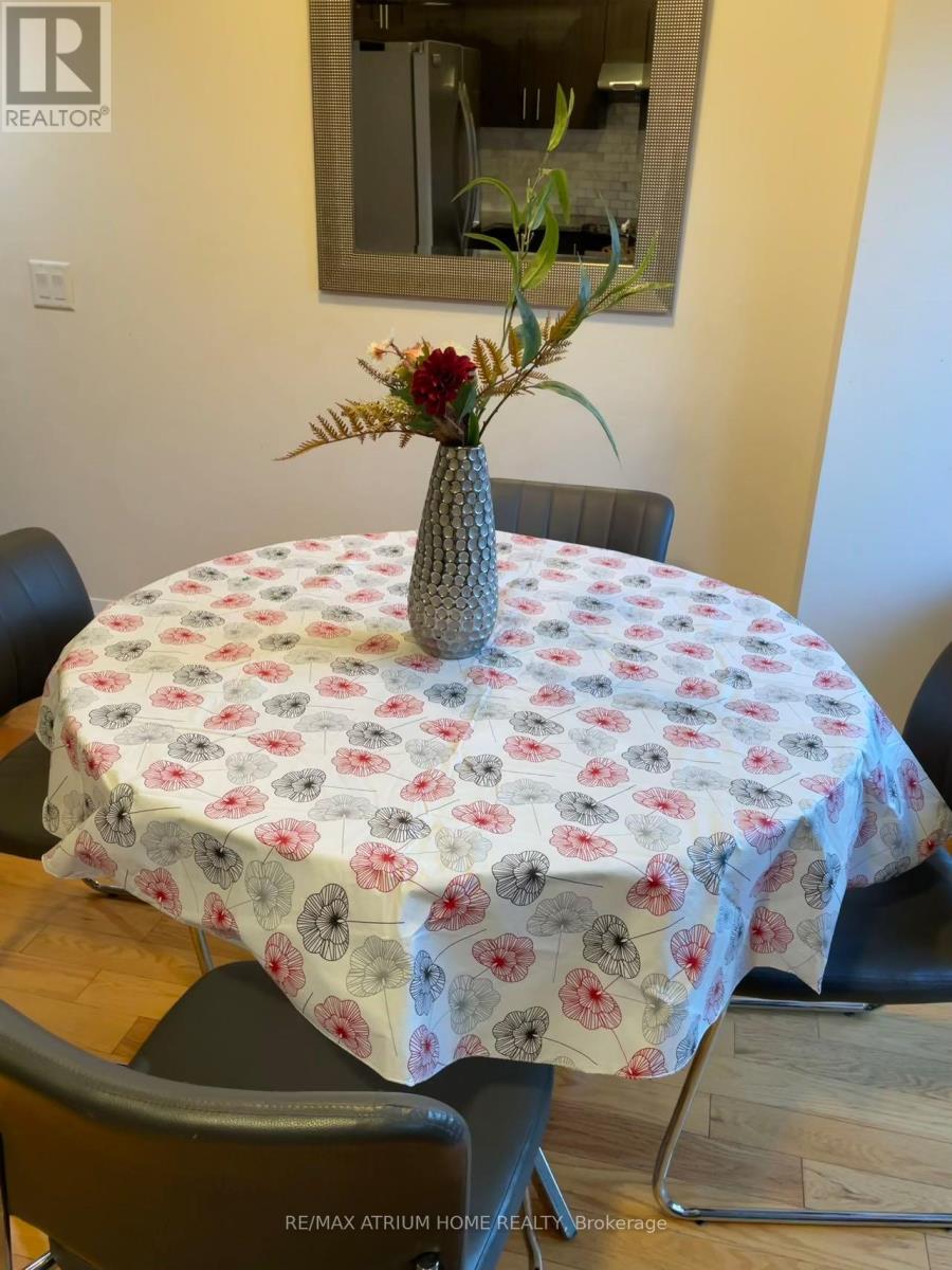 252b Finch Avenue E, Toronto, Ontario  M2N 0K3 - Photo 5 - C12727732