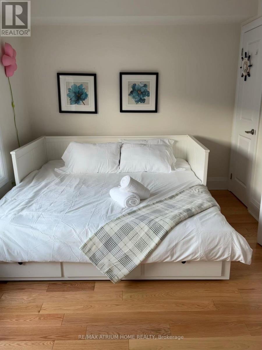 252b Finch Avenue E, Toronto, Ontario  M2N 0K3 - Photo 8 - C12727732