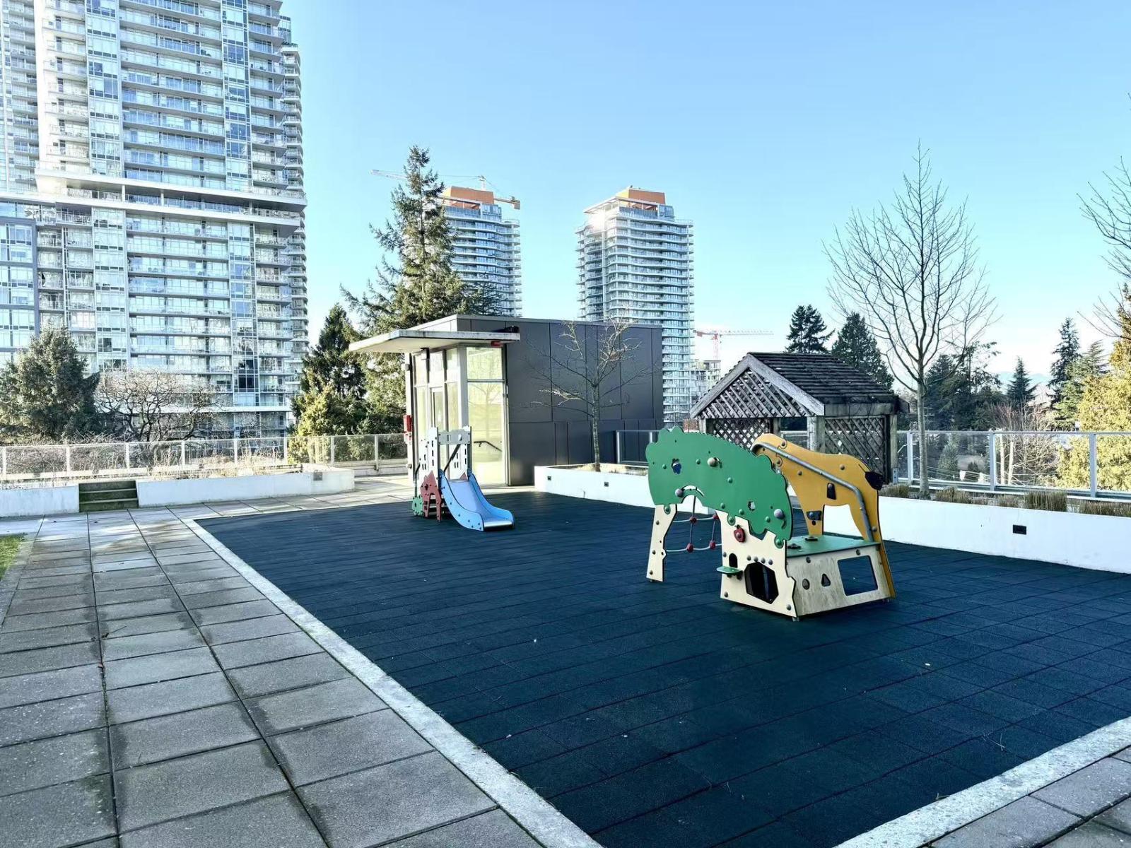 501 13438 Central Avenue, Surrey, British Columbia  V3T 0N2 - Photo 16 - R3081608