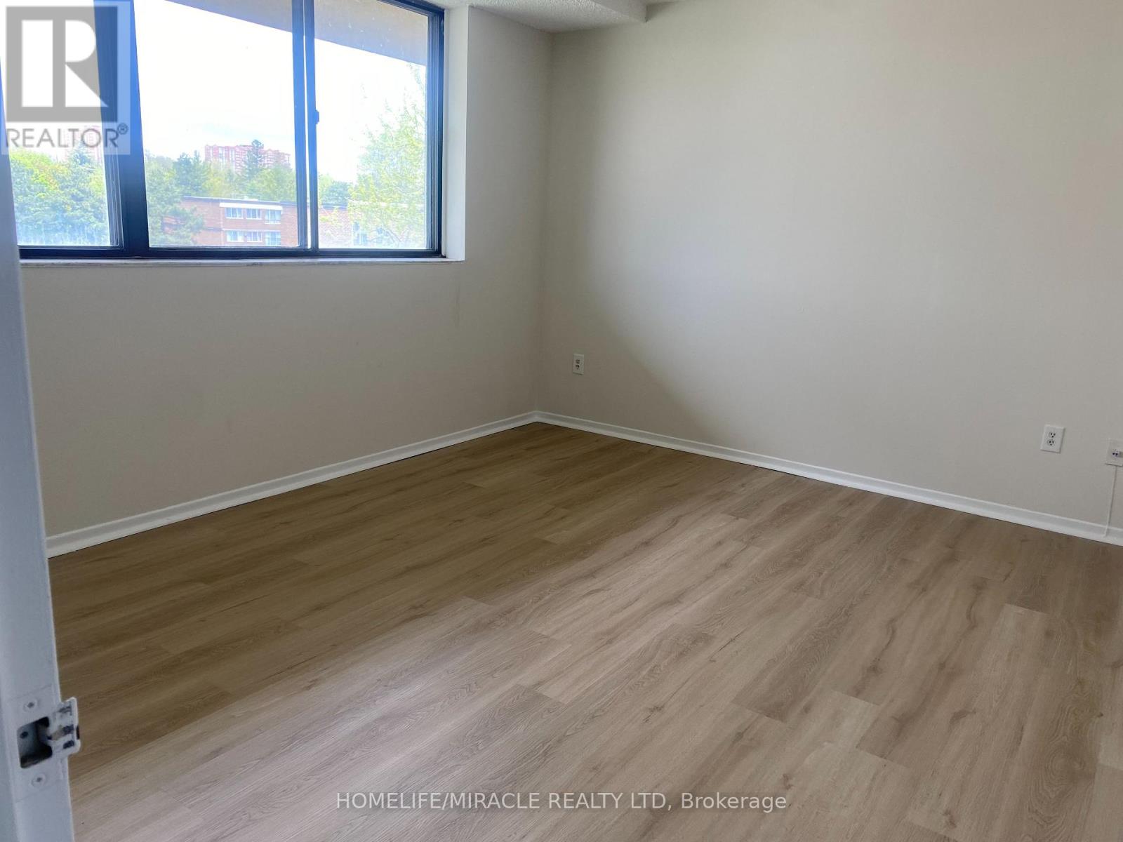 303 - 665 Kennedy Road, Toronto, Ontario  M1K 5E2 - Photo 4 - E12727728