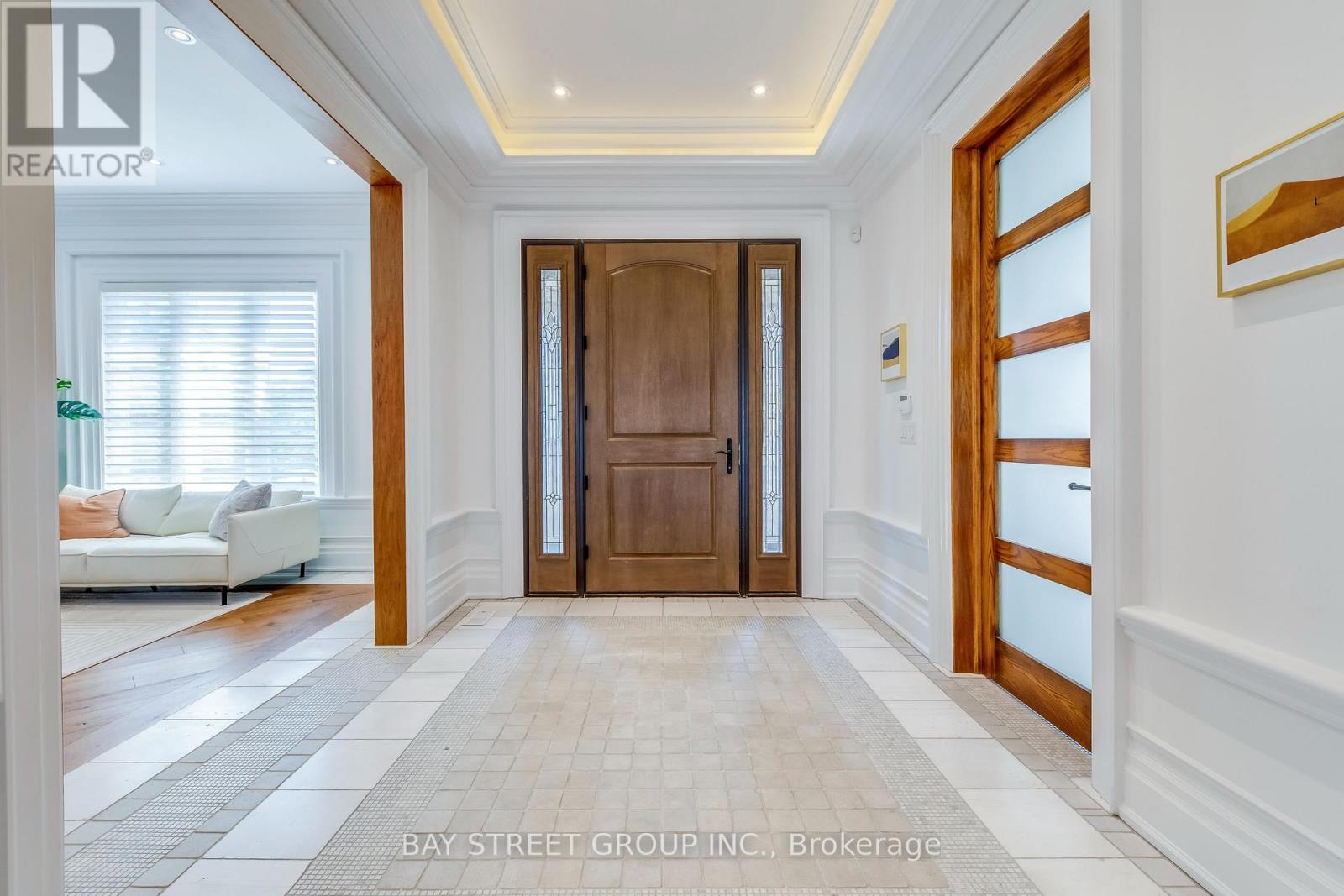 132 Crestwood Road, Vaughan, Ontario  L4J 1A6 - Photo 6 - N12727724